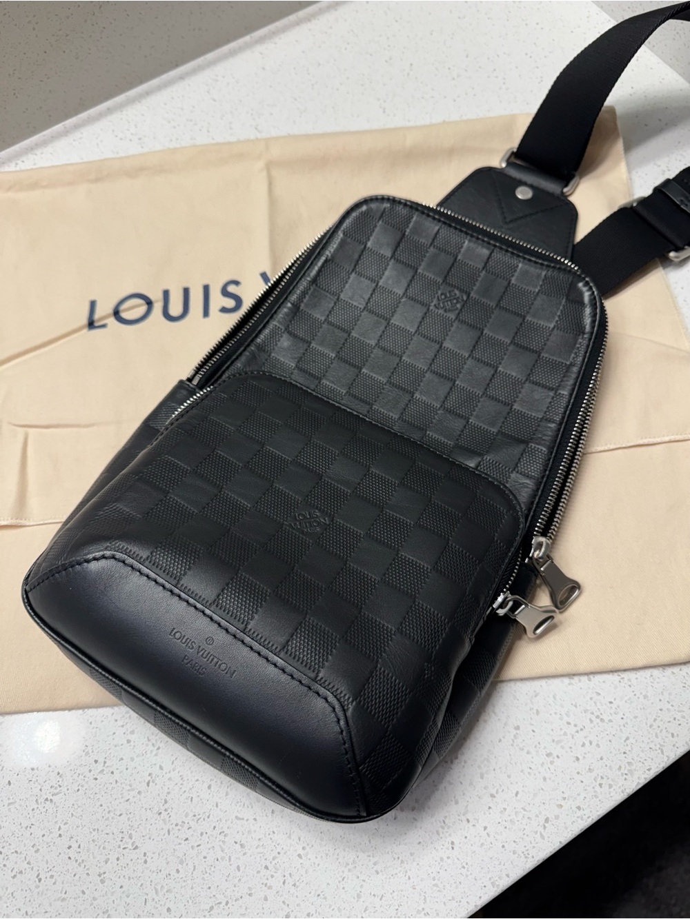 Louis Vuitton Avenue Slingbag